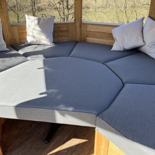 Cushions & Upholstery (8)